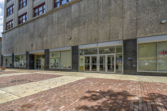 Stone Center Lofts in Wheeling, WV - Foto de edificio - Building Photo