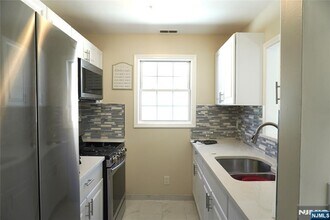 399 S 6th St in Newark, NJ - Building Photo - Building Photo
