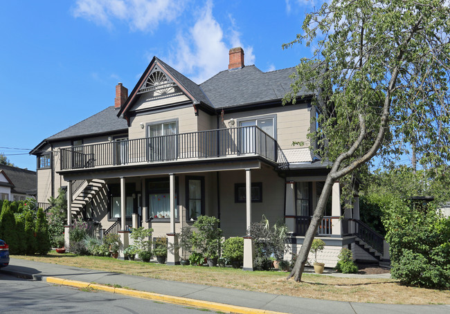 The Carmichael in Victoria, BC - Building Photo - Building Photo