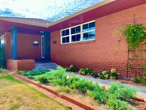 2618 NW 66th St in Oklahoma City, OK - Building Photo - Building Photo