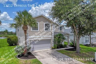 11212 Cypress Tree Cir in Ft. Myers, FL - Building Photo