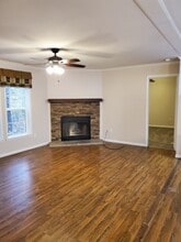 2974 Maple Street in Hollister, MO - Foto de edificio - Building Photo