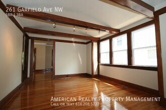 261 Garfield Ave NW in Grand Rapids, MI - Building Photo - Building Photo