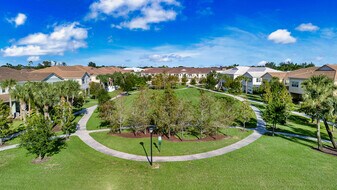 94 Palm Ln in Royal Palm Beach, FL - Building Photo