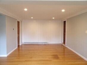 12 Maple Ave in Katonah, NY - Building Photo - Building Photo