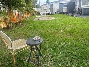 7121 Taft St, Unit 7121 TAFT ST b in Hollywood, FL - Foto de edificio - Building Photo