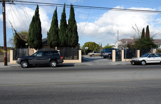 10601-10605 S Inglewood Ave in Inglewood, CA - Building Photo - Building Photo