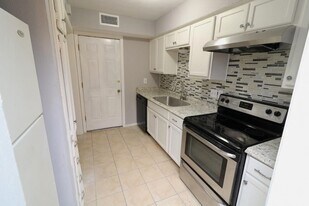 806 Courtenay Pl in Garland, TX - Building Photo