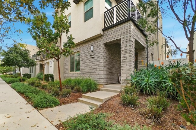 155 Spectacle in Irvine, CA - Building Photo - Building Photo