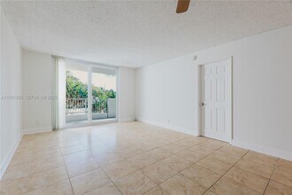 1421 S Ocean Blvd in Pompano Beach, FL - Building Photo - Building Photo