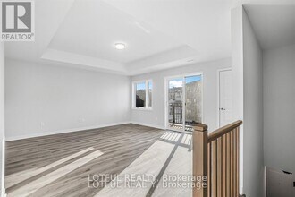 310 Parnian Private in Ottawa, ON - Building Photo - Building Photo