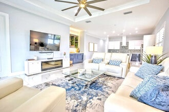 656 108th Ave N, Unit SI ID1504181P in Naples, FL - Building Photo - Building Photo