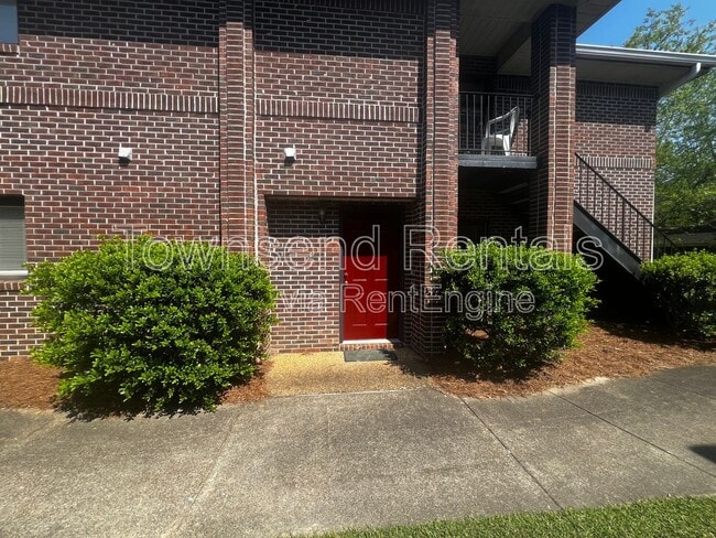1055 Ancestry Dr in Fayetteville, NC - Building Photo - Building Photo