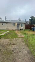 655 W 7th St, Unit 655 W. 7th St in Merced, CA - Building Photo