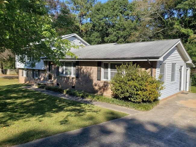 property at 185 Mimosa Dr