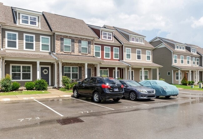 774 Bradburn Village Way in Nashville, TN - Building Photo - Building Photo