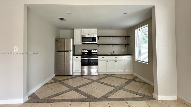 534 SW 6th Ct in Miami, FL - Building Photo - Building Photo