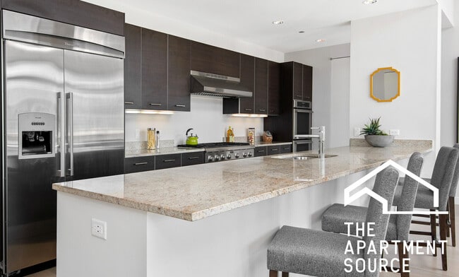 910 W Huron St in Chicago, IL - Foto de edificio - Building Photo