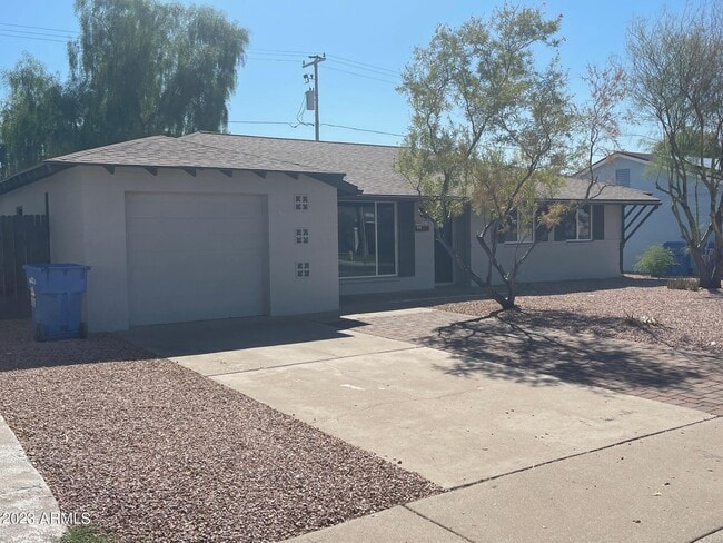 12611 N 25th Ave in Phoenix, AZ - Building Photo - Building Photo