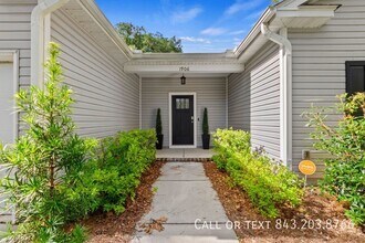 1906 Piper Dr in Charleston, SC - Foto de edificio - Building Photo