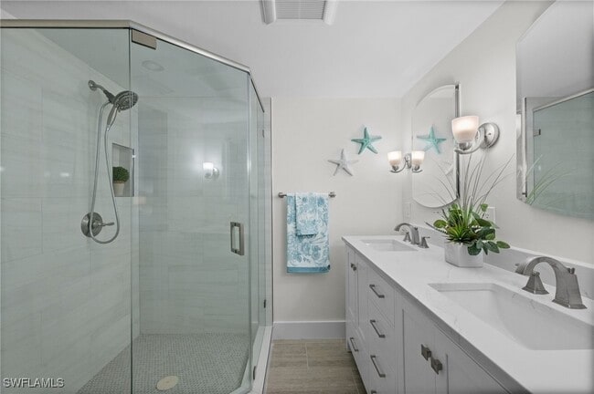 property at 3400 Gulf Shore Blvd N