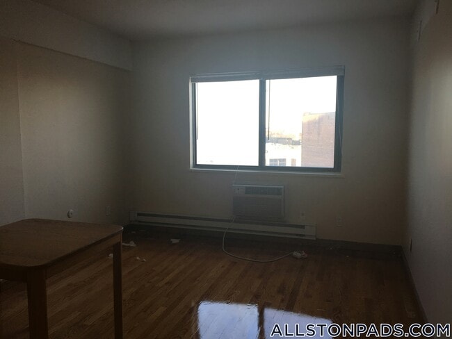 1110 Commonwealth Ave in Boston, MA - Building Photo - Building Photo