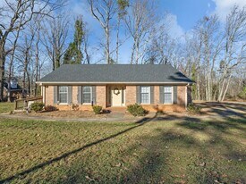 400A Taylor Rd in Greer, SC - Building Photo