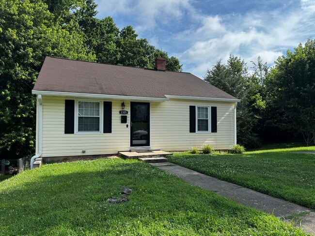 property at 2305 Cherokee Ln