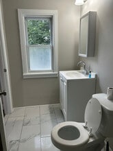 3 Britton Ave in Torrington, CT - Foto de edificio - Building Photo