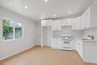 9858 Park St in Bellflower, CA - Building Photo - Building Photo