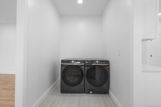 126 Sherman Ave-Unit -2 in New Haven, CT - Building Photo - Building Photo