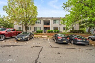 43 Bolton Ct in Franklin Township, NJ - Building Photo - Building Photo