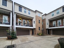 925 W 19th St in Houston, TX - Building Photo