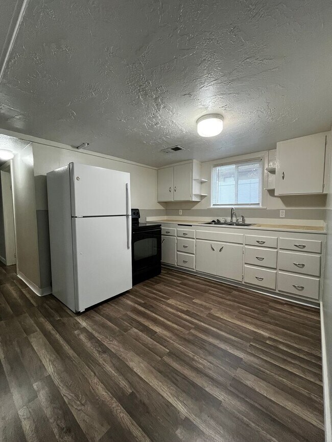 420 Mullan Ave W in Kellogg, ID - Building Photo - Building Photo