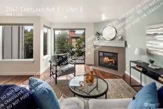 2042 Eastlake Ave E-Unit -Unit B in Seattle, WA - Building Photo - Building Photo