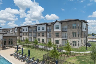 Marlowe Wellington in Fort Worth, TX - Foto de edificio - Building Photo