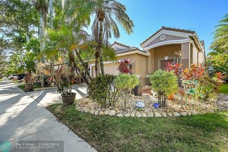 286 Conservation Dr in Weston, FL - Building Photo - Building Photo