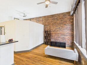 1322 W Broad St in Richmond, VA - Building Photo - Building Photo
