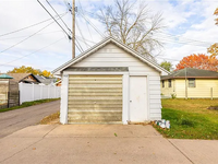 1403 Woodland Ave in Eau Claire, WI - Foto de edificio - Building Photo