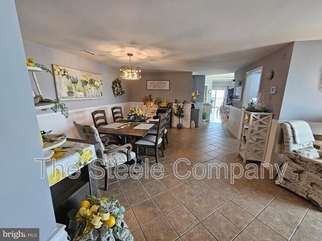 property at 1021 W Main St