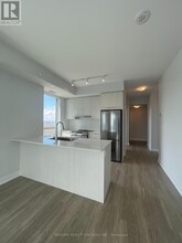 430-3430 Square One Dr in Mississauga, ON - Building Photo - Building Photo