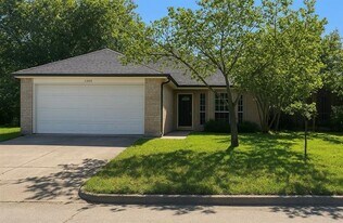 1209 Hidden Glade Dr in Mansfield, TX - Building Photo