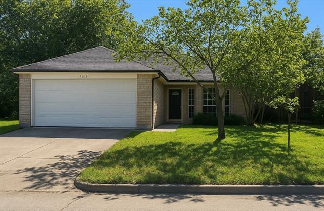 1209 Hidden Glade Dr in Mansfield, TX - Building Photo