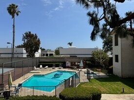 7735 Newman Ave, Unit Newman #206 in Huntington Beach, CA - Building Photo