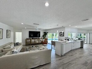 100 SW 11th Ave in Boca Raton, FL - Building Photo - Building Photo