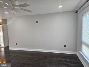 210 James Ct in Evesham, NJ - Building Photo - Building Photo