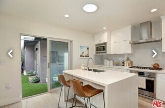 9039 Norma Pl in West Hollywood, CA - Building Photo - Building Photo