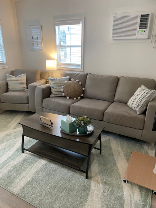 210 H Pickens Rd in Onalaska, TX - Foto de edificio - Building Photo