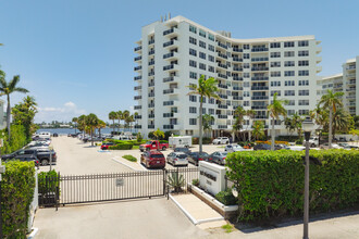 La Fontana in West Palm Beach, FL - Foto de edificio - Building Photo