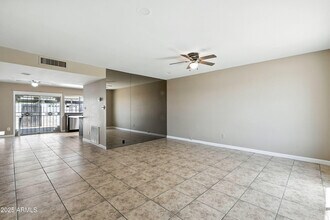 2645 W Elm St in Phoenix, AZ - Foto de edificio - Building Photo